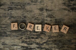 結婚詐欺のプロフィールに潜む嘘とは何か？