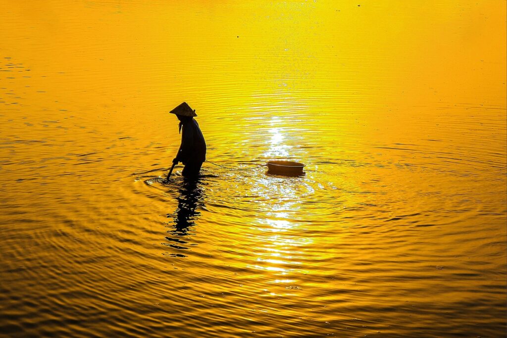 恋愛詐欺に警戒するための重要なポイントは？